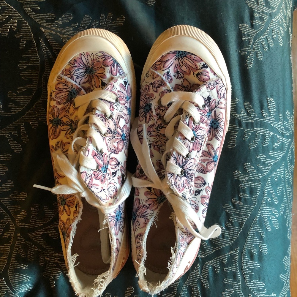 Floral lace up sneakers